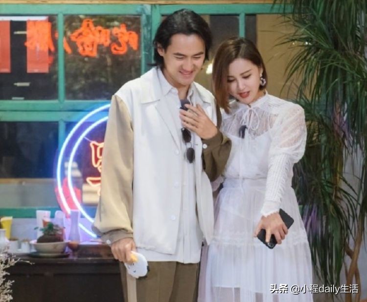 《妻子4》忆往事，张歆艺谈袁弘找女孩，眼中的泪让人心疼极了