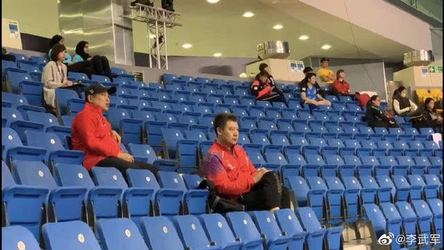 失望！刘国梁看台上见证伊藤再胜国乒女将，双