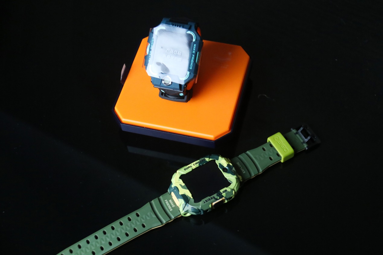 儿童电话手表两大巅峰力作比拼？王者之师，火力全开