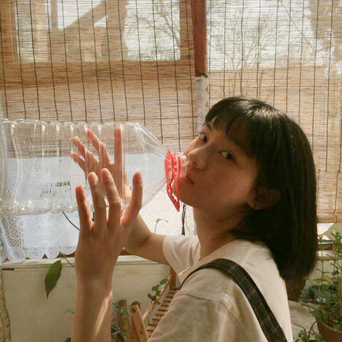 「复古森系女生头像」我走过的路很黑 你拿什么体会