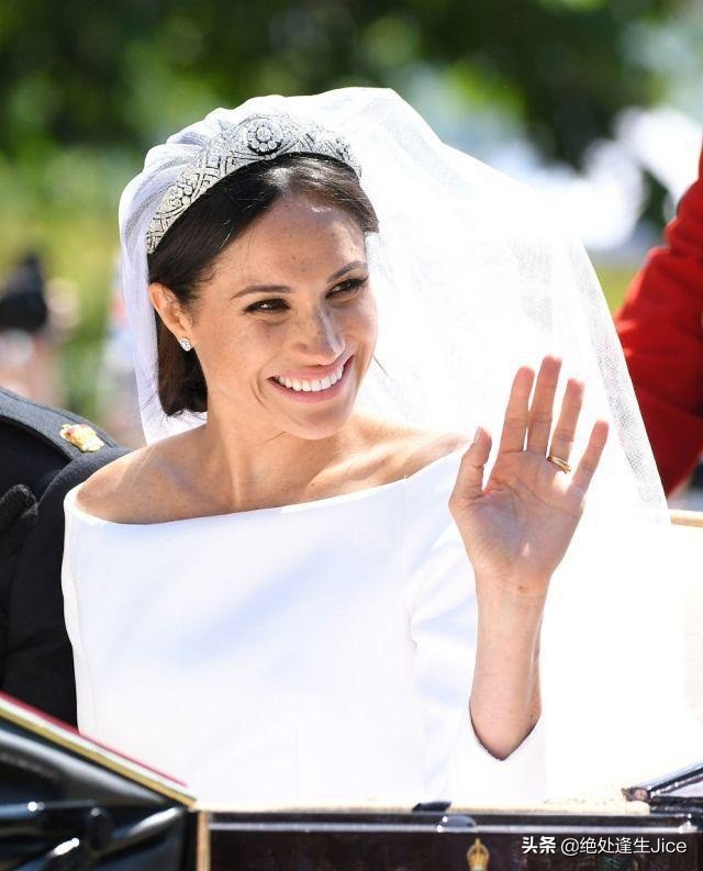 哈里梅根的第二个结婚纪念日，再看看去年的庆