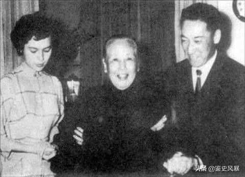 蒋纬国婚姻悲剧：娶了年轻20岁的后妻,却难忘旧