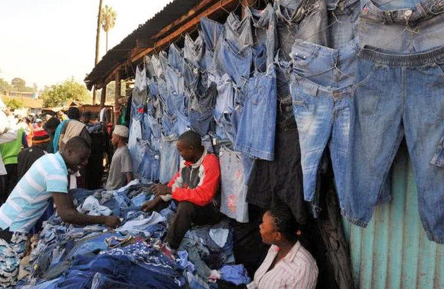 中国捐赠到非洲的旧衣服，后来都怎么处理了？看完你还捐不捐？