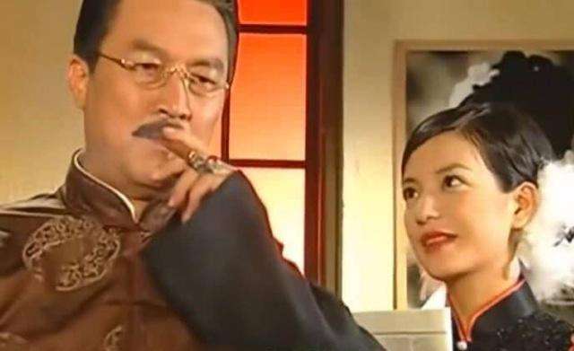 秦五爷最初那么欺负依萍，为何后面答应她所有