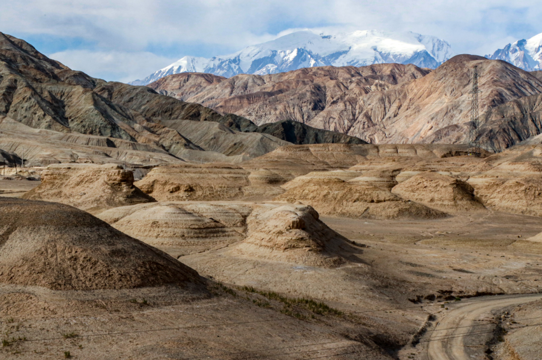 入口据《大唐西域记》记载,公元644年玄奘经帕米尔高原,来到朼盘陀国