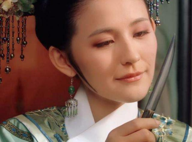 难怪叶澜依死后，甄嬛一点表示都没有，你看她选在啥日子自尽？