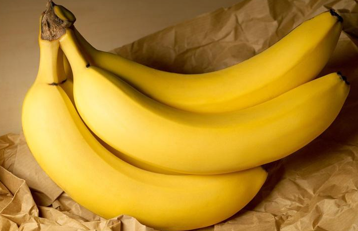 怎麼辨別出“打了激素”的香蕉？ 水果店老闆：學會一招，輕鬆避開