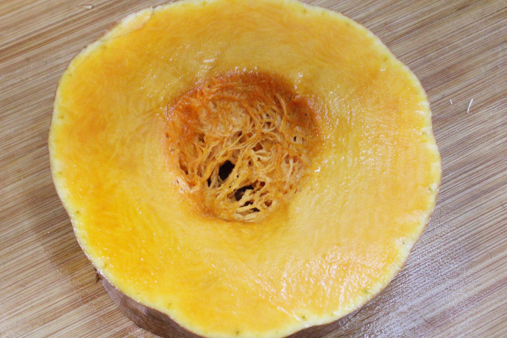 一块南瓜，一碗面粉，教您做超简单的南瓜炼乳欧包，美味还营养