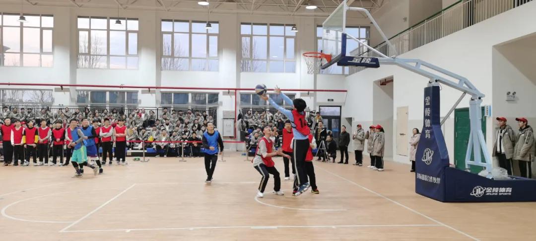 ȫУ��ɣ��׽조��ս����У԰��������ȼ�չ�