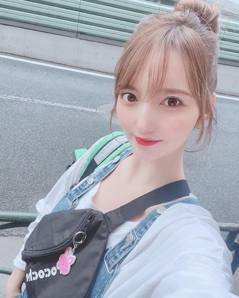 The most beautiful takeaway girl in Japan, what is the experience of a