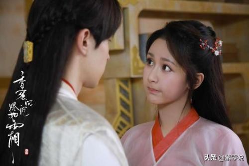 And in one's childhood oneself are patted close according to, yang Zi is too lovely
