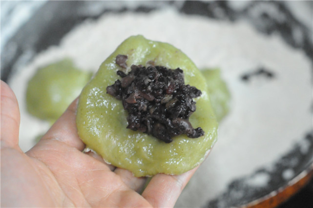 几样食材搭配做早餐，一拌一蒸再包好，凉吃更带劲！真香糯呀