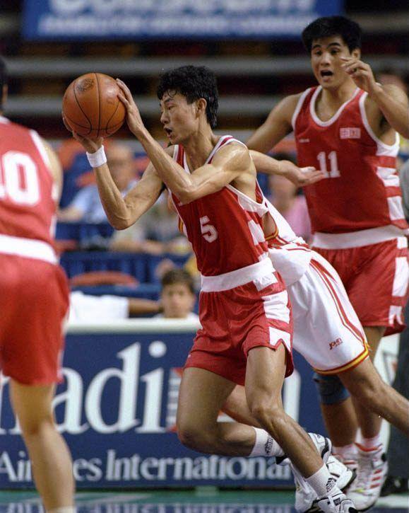 NBL联赛好打吗？国产雷阿伦18年前曾尝试，签约4个月，1场球没打