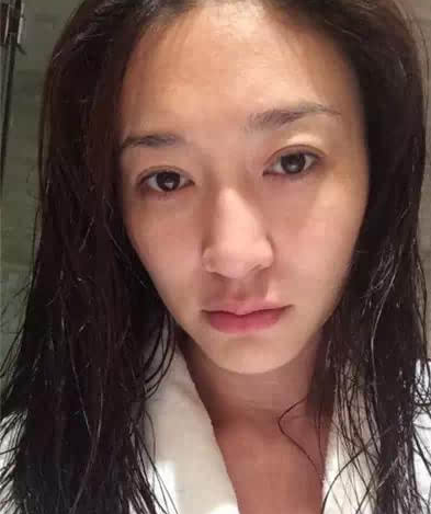 无缝衔接七任男友，李小冉的传奇一生，告诉了