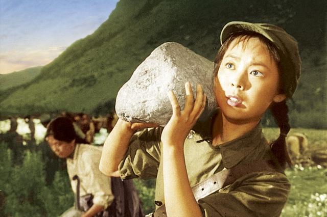 再现英雄色彩,电影《英雄儿女》,你没见过的彩色剧照版