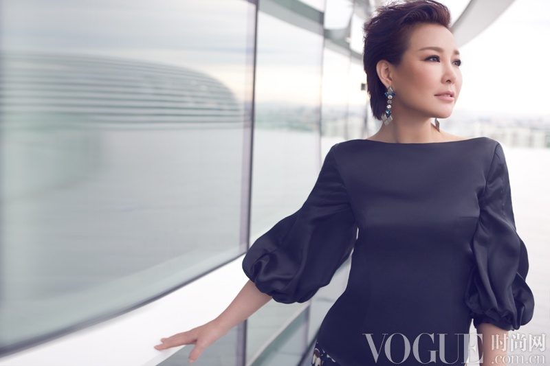 前央视主持人，负债200万后创办乐蜂网，今亿万