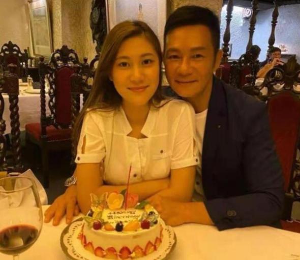 Zhang Zhaohui meets Chen Songling again in a group photo and marries a ...
