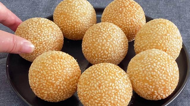 自己在家也能做糯米麻團，外酥裡糯，不開裂不回縮，童年的味道