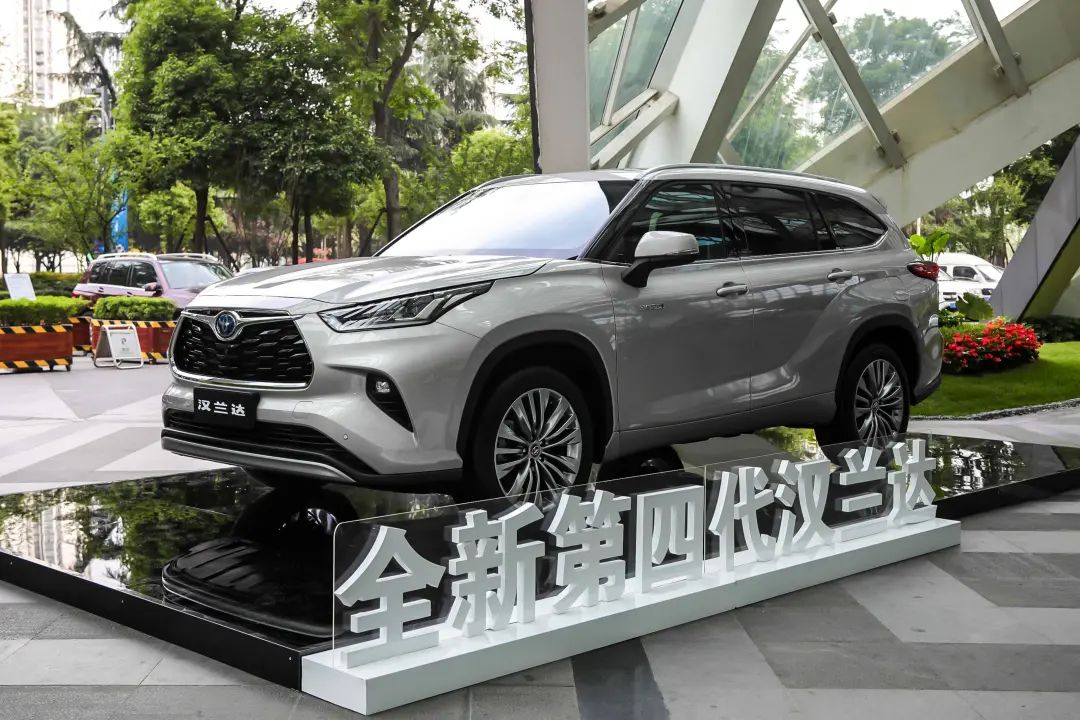 全新第四代汉兰达又将是其他七座SUV想干又干不掉的劲敌