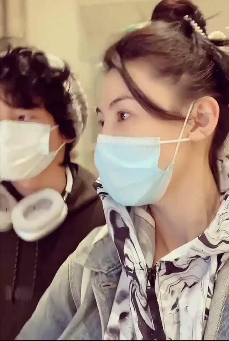 張柏芝大兒子罕見露臉，13歲Lucas稚氣褪去變成熟，很像謝霆鋒