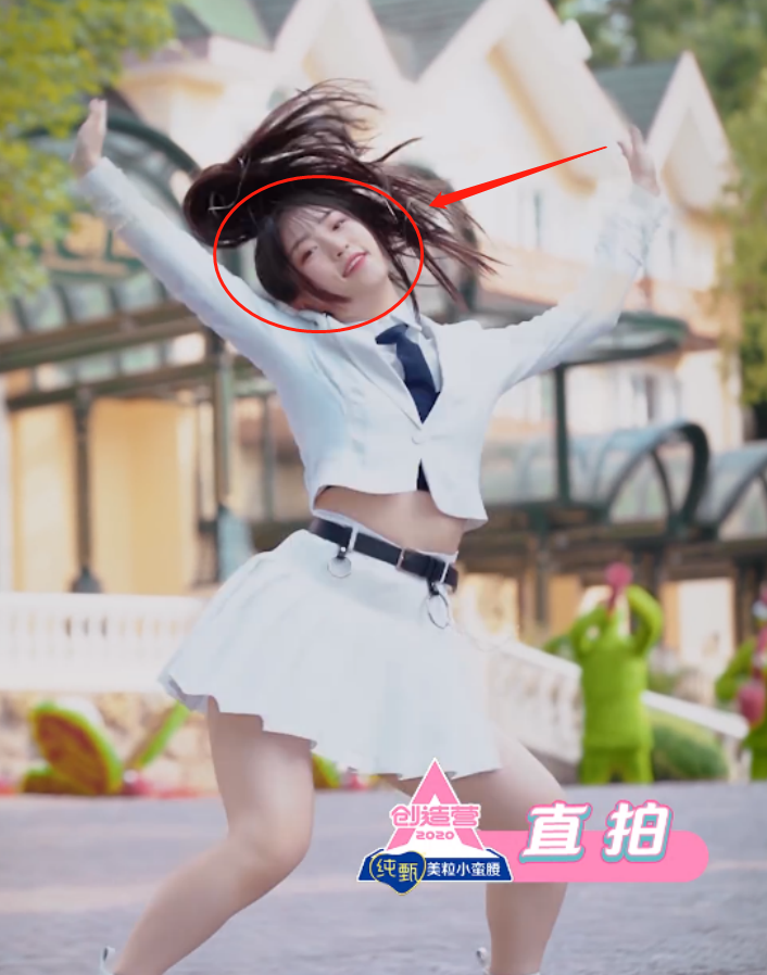 原以为Lisa刘海够“铁”，见林嘉慧跳舞时头发，才懂啥是铁刘海了