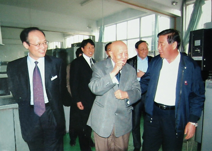 民族之光：一生为国冲破“卡脖子”，75岁从工厂