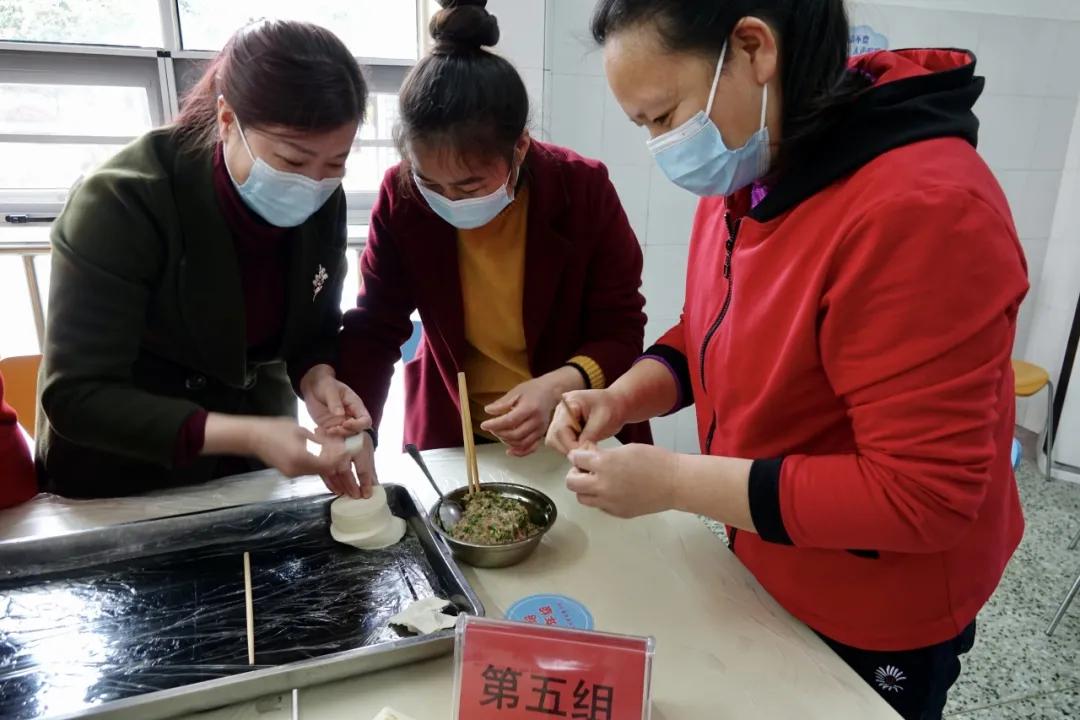 双流特教丨趣味包饺子 暖心妇女节