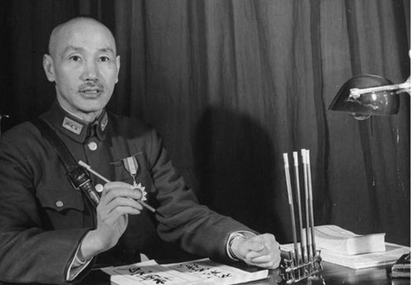 1937年，周恩来劳山遇刺，副官陈友才扮替身牺牲，死时身中20刀