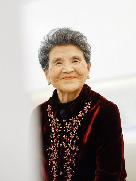 黄圣依的“神仙婆婆”，简直是中国好婆婆的典