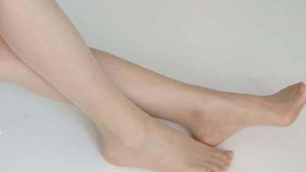 为什么有的男生腿毛浓密，有的却光秃秃的？医