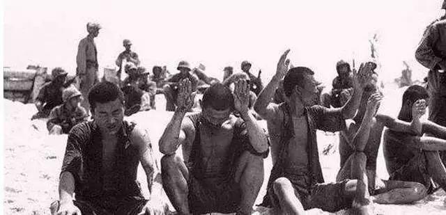 这才是“日本鬼子投降”的真实照片: 别再被电视