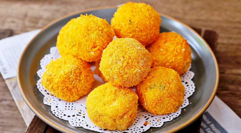 冬天土豆常這樣做來吃，外酥里嫩，營養豐富，孩子多吃個子長得高