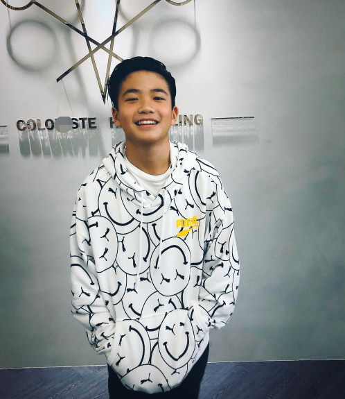 曹格12歲兒子長大啦！ 逆襲成帥氣鮮肉，梳爸爸同款油頭顯成熟