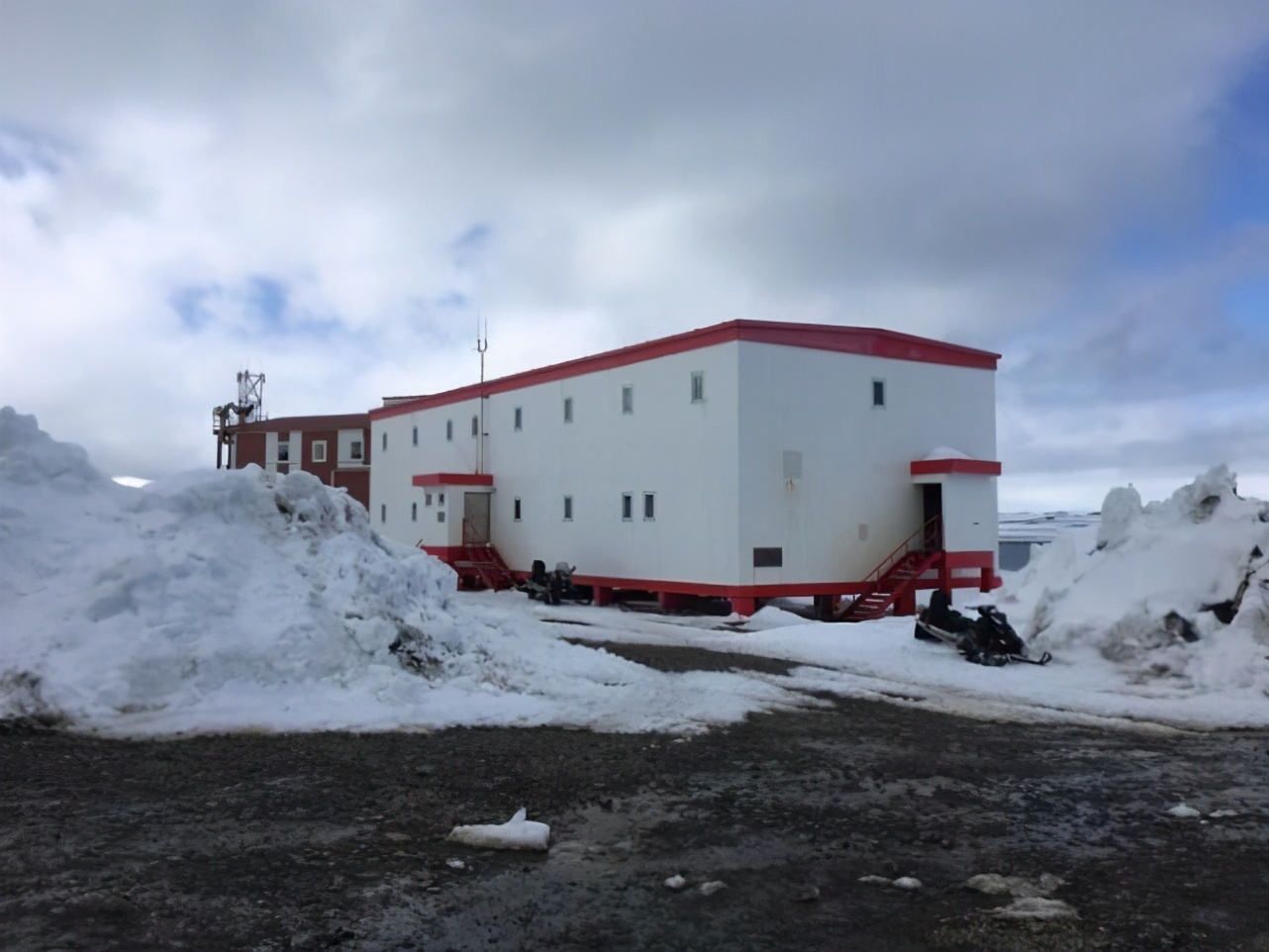 还在嫌弃中国邮政快递？6000亿营收告诉你三通一达都是弟弟