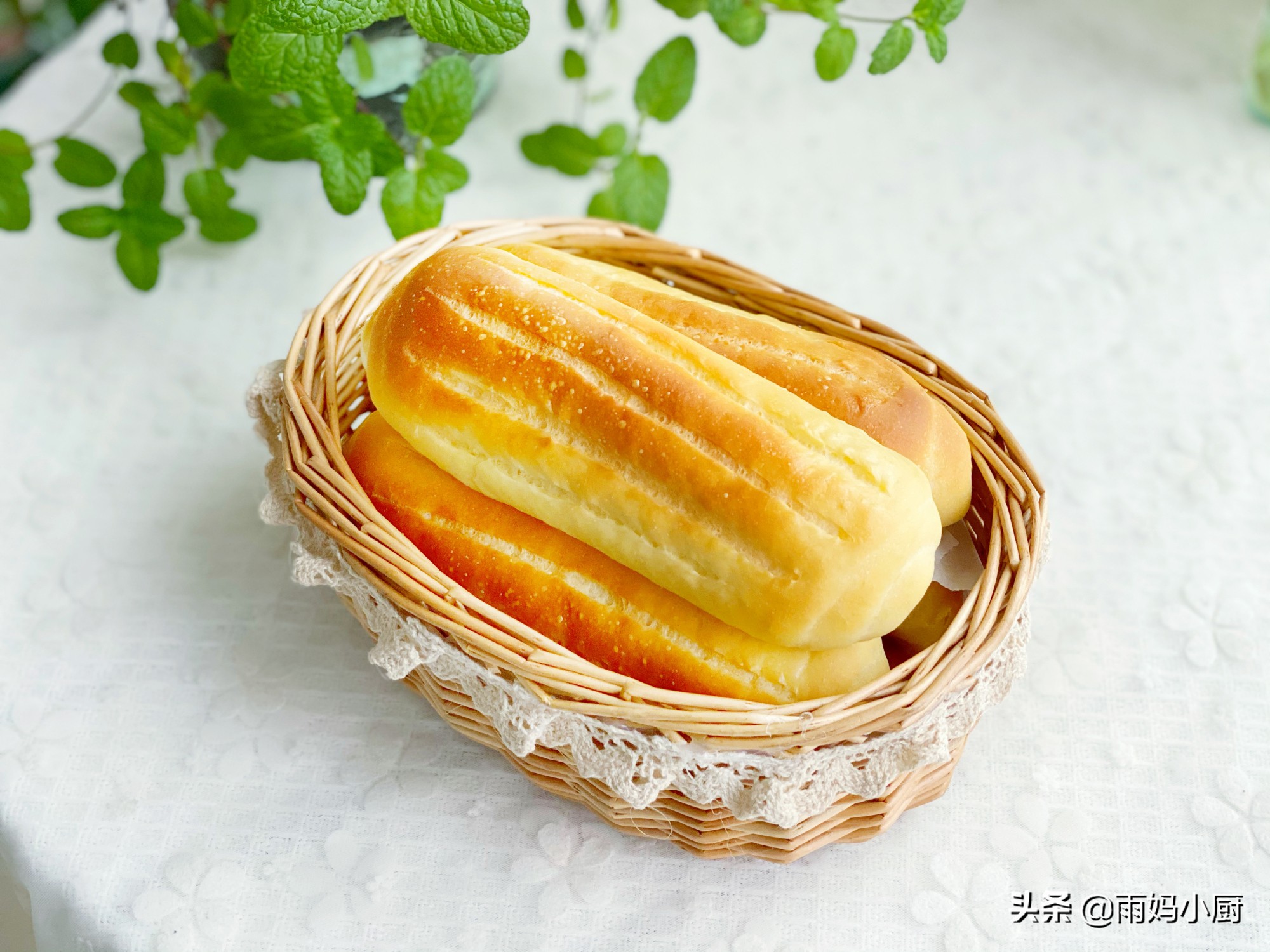 烘焙新手入門必做的小麵包，鬆軟細膩又美味，放三天也不硬