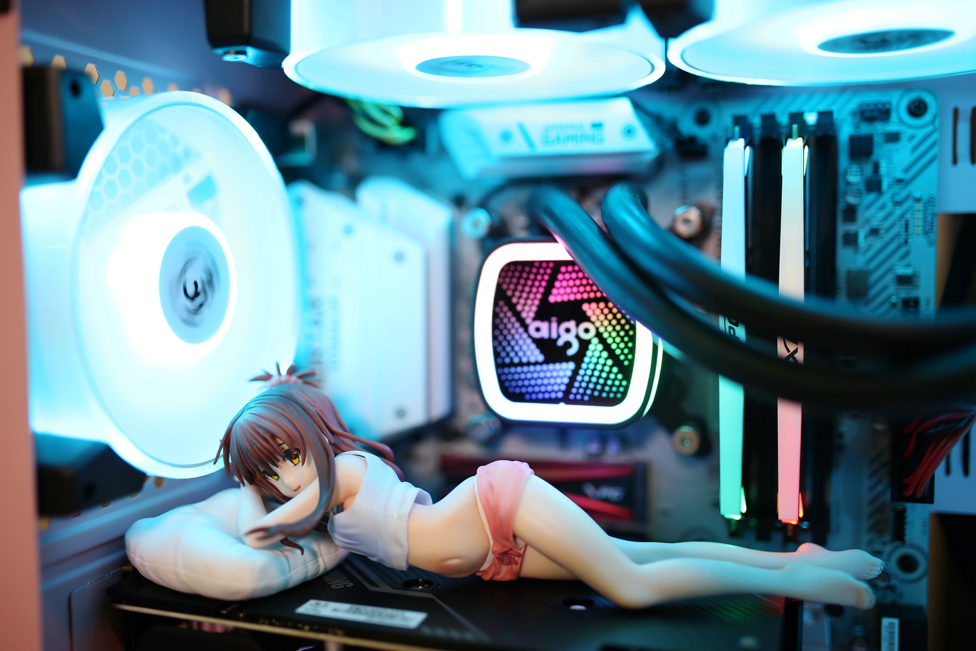 粉色机箱有喜欢的吗？YOGO M2猫抓粉女友爱不释手