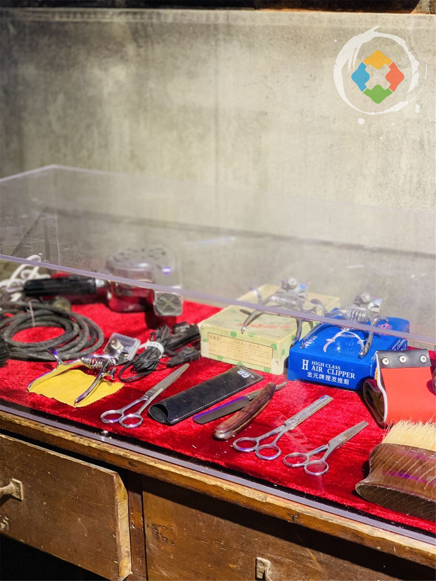 洪崖洞收费区域开放，29元回到80年代的重庆，你会去打卡吗？