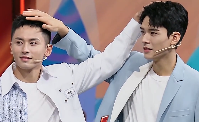 " ace 6 " Gong Jun Zhangzhe vasts chorally, whole journey eyes communicates, fight, feel a head to kill on line