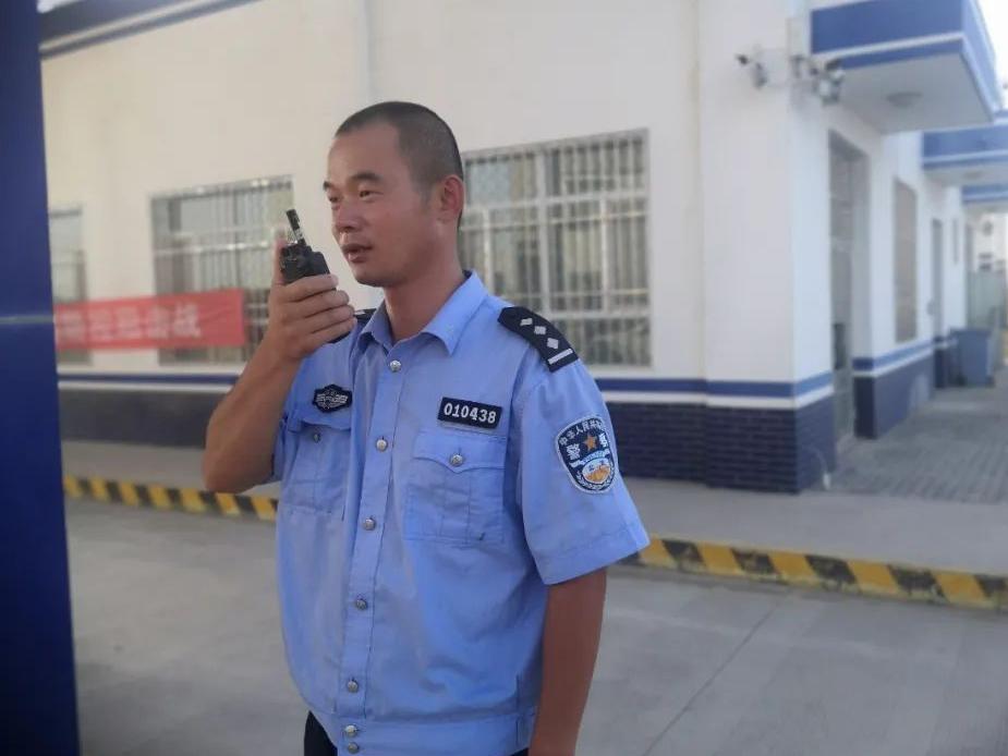 【大漠胡杨】两身戎装，搏一生荣光