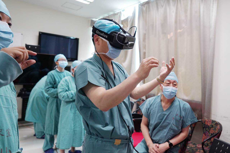 VR+医疗：不止能做远程手术 还能代替镇痛剂 进行康复训练