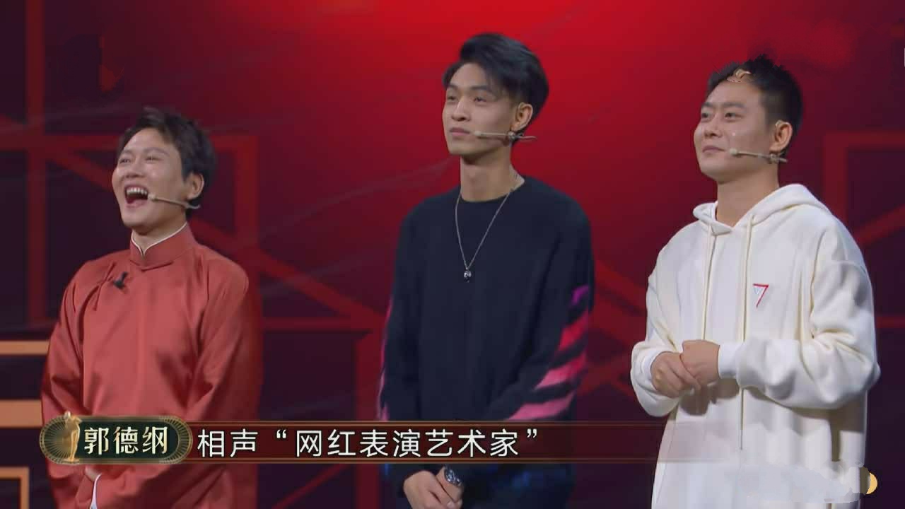 烧饼下重金聘请，师傅让展示才艺，喜剧人舞台上的秦霄贤非常受宠