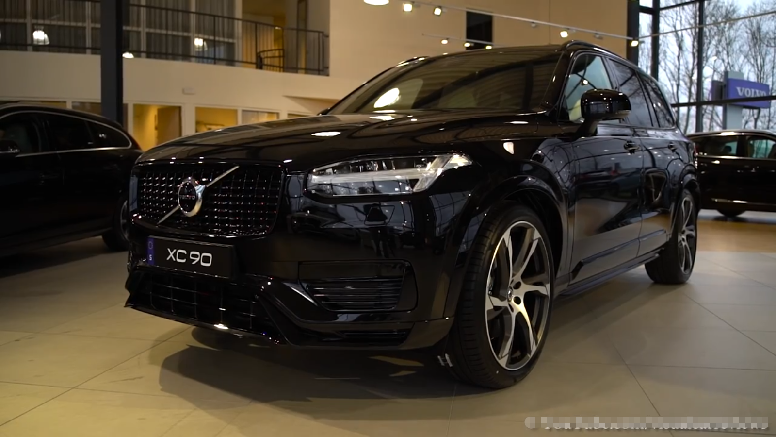 又一5米豪车扛不住了 从63万连降12万 300马力 空悬 资讯咖