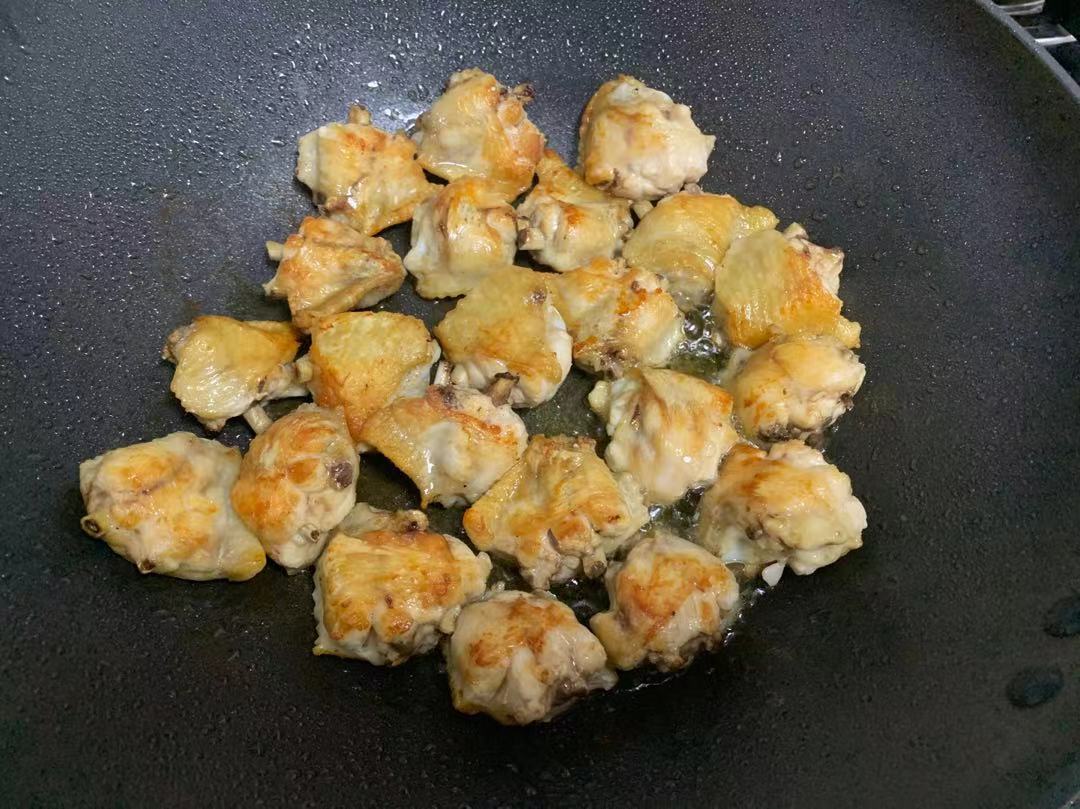 雞翅這樣煮，比可樂雞翅好吃，做法超簡單，孩子天天吵著要我做