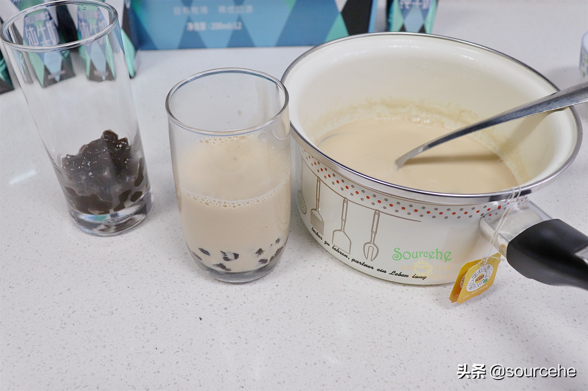 天气热，想喝奶茶不用买，在家做很简单，零添加，健康又好喝