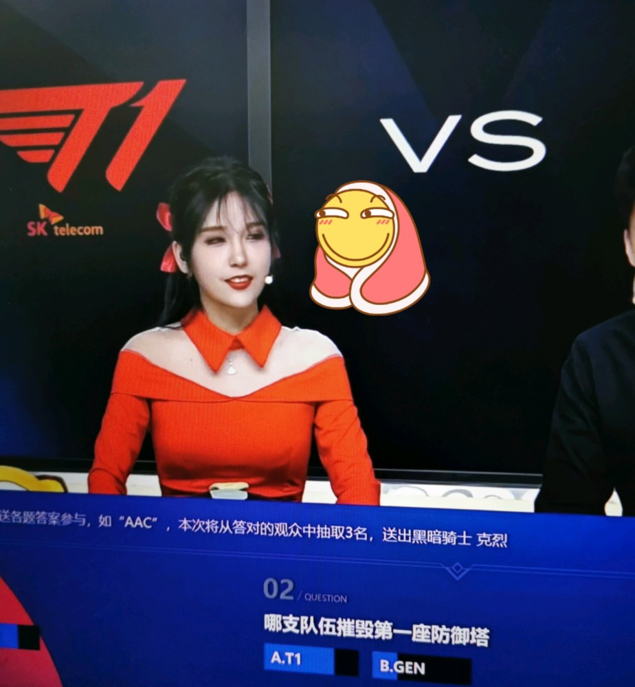 女人哪有三星比赛重要！性感Rita在线撩人，管大校目不斜视