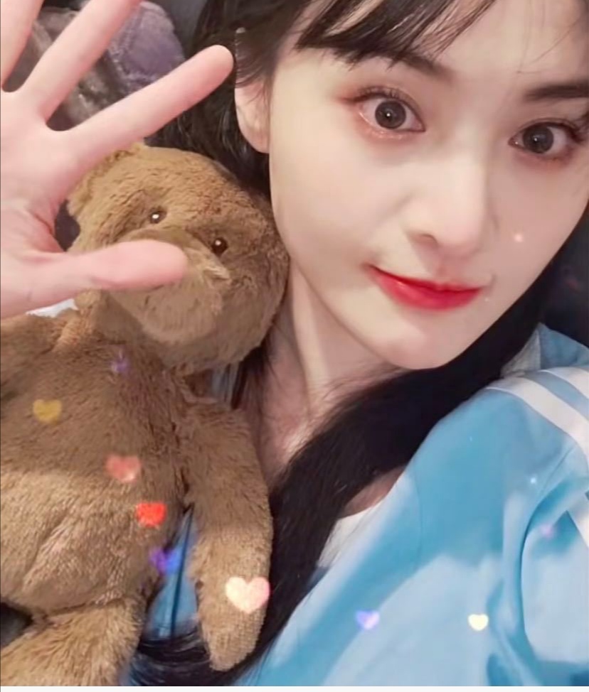 郑爽520晒告白视频，配乐竟然是《流星雨》，网