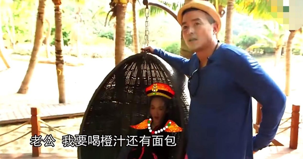 範文芳一家三口同框，6歲兒子五官清秀顏值高，老公一頭長發搶鏡