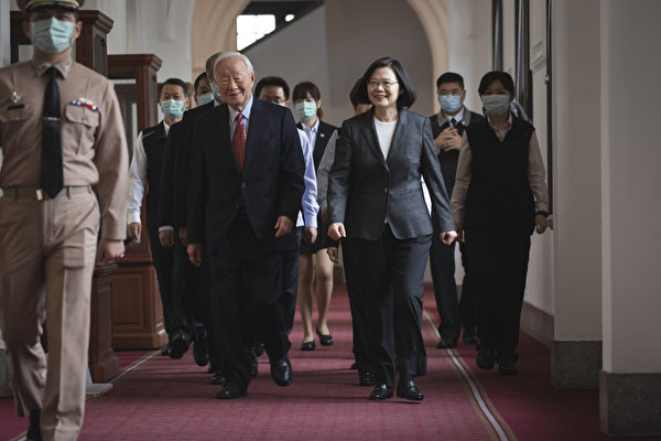 拜登再次發起挑釁，美國派出�非官方代表團�訪問台灣，中國外交部：別玩火過了頭