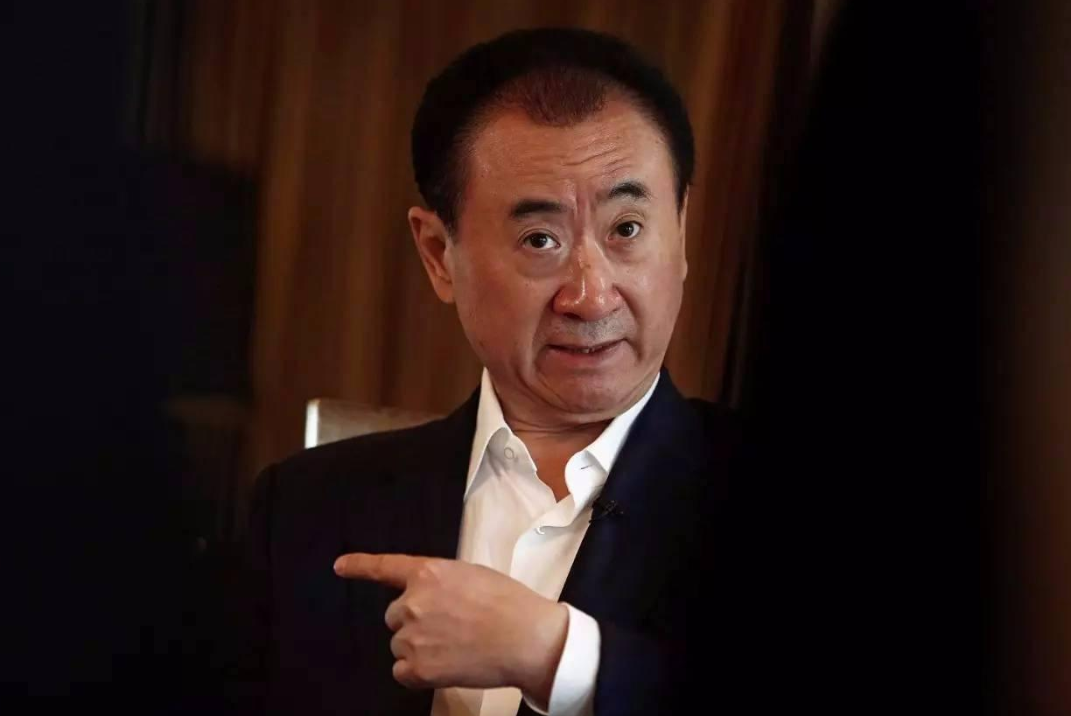 清仓海外资产，甩卖金融公司，3年还债1000亿，王健林是个厚道人