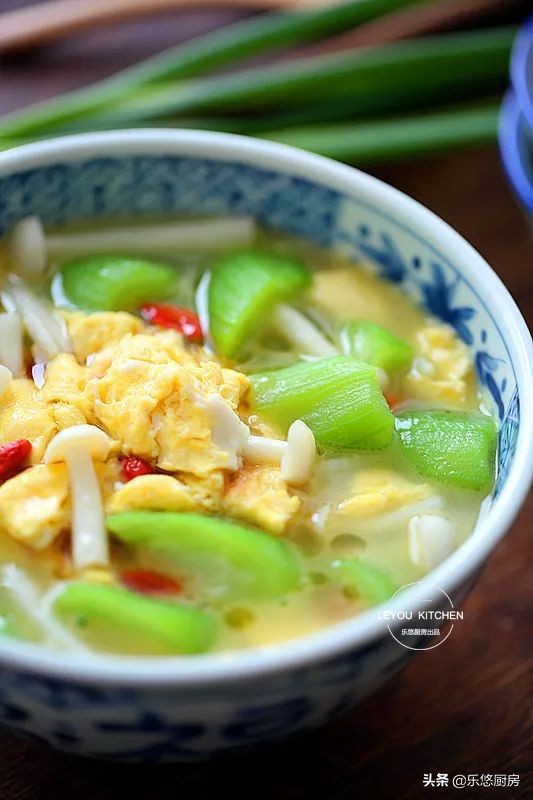 7月多喝这碗汤，鲜美又消暑，每次做都一点不剩